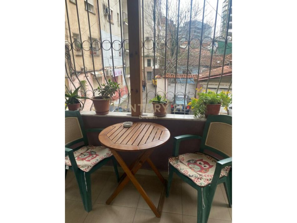 Tirane, jepet me qera apartament 2+1 Kati 2, 92 m² 750 € (Myslym Shyri)