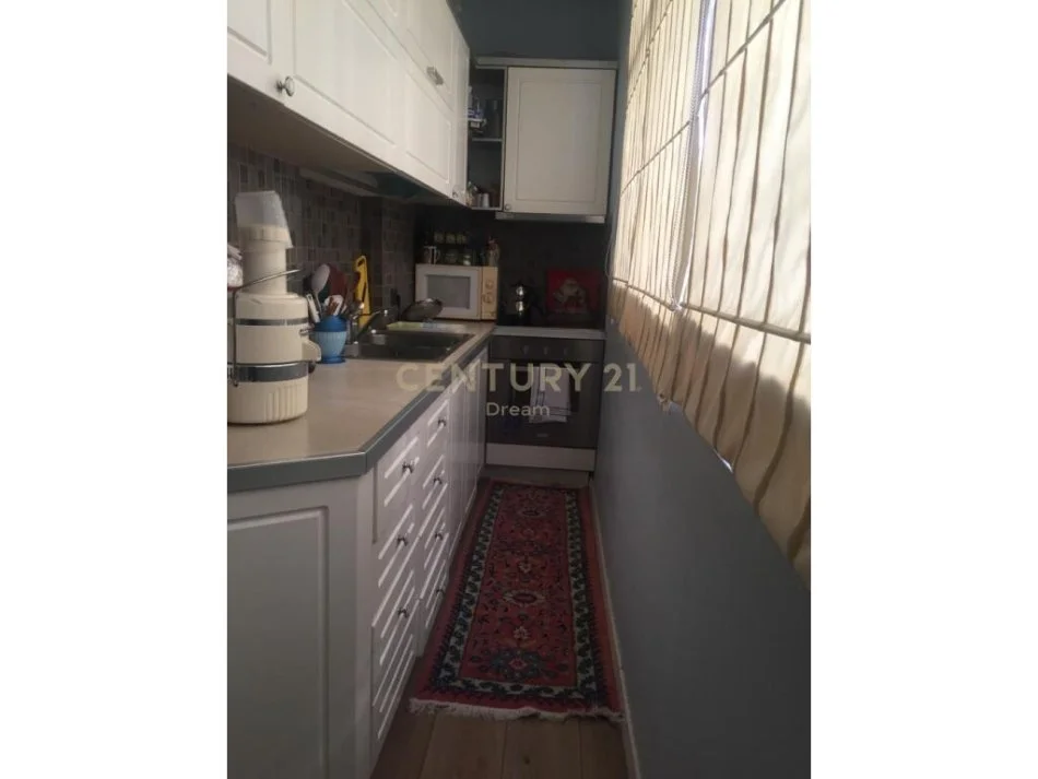 Tirane, jepet me qera apartament 2+1 Kati 2, 92 m² 750 € (Myslym Shyri)