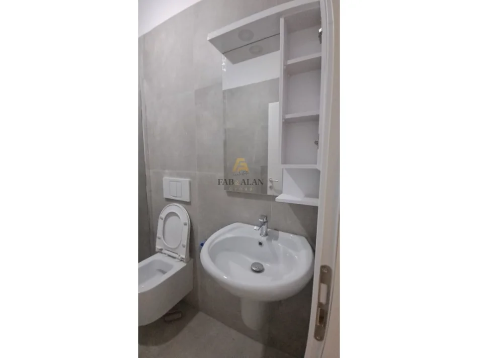 Tirane, jepet me qera apartament 2+1+Aneks+Ballkon Kati 3, 600 € 