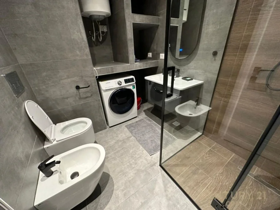 Tirane, jepet me qera apartament 1+1 Kati 2, 750 € 