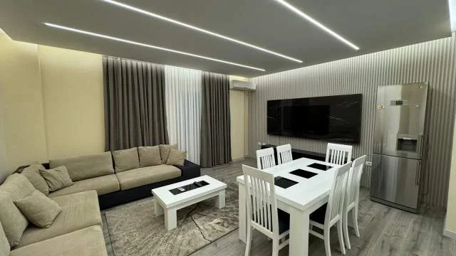 Tirane, jepet me qera apartament 3+1+BLK Kati 1, 134 m² 800 Euro (Don Bosko)