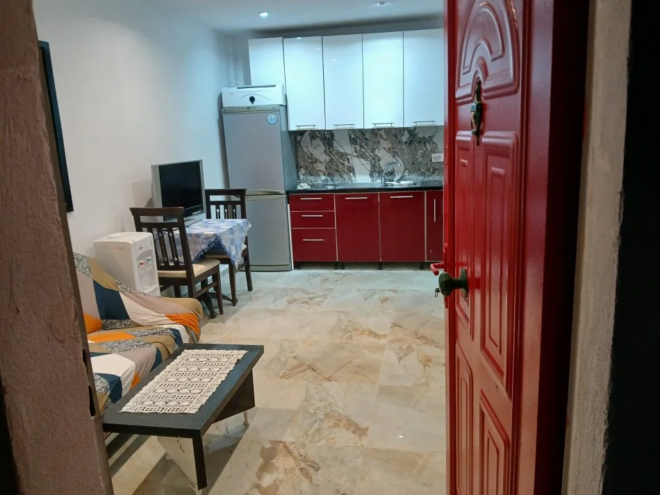 Durres, jepet me qera shtepi 2+1+Ballkon Kati 0, 70 m² 30 € (Sektor rinia)