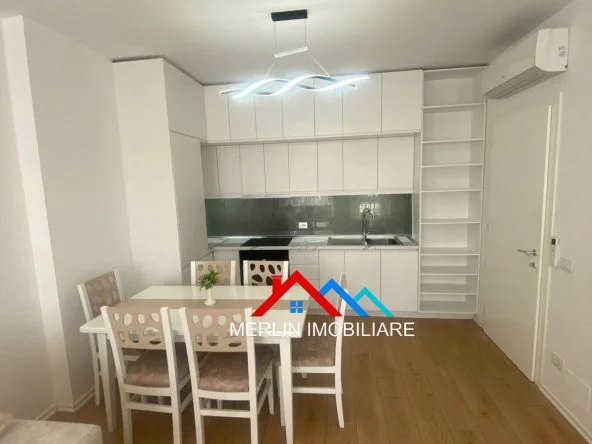 Tirane, jepet me qera apartament 1+1+Ballkon Kati 3, 74 m² 570 € (5 MAJI)