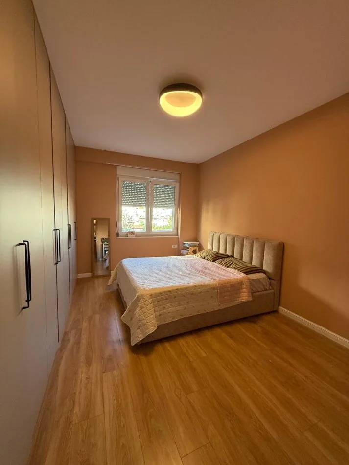 Tirane, shitet apartament 2+1 Kati 3, 105 m² 320.000 € (Rruga e Barrikadave)