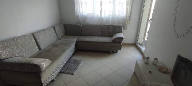 Tirane, jepet me qera apartament 1+1+BLK Kati 3, 270 Euro (xhanfize keko)