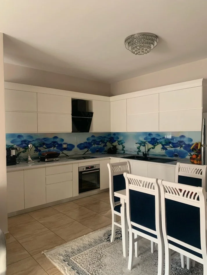 Tirane, shitet apartament 2+1+Ballkon Kati 6, 102 m² 195.000 €