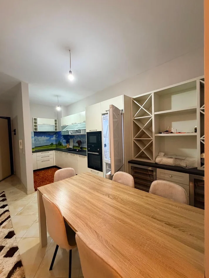 Tirane, jepet me qera apartament 2+1 Kati 5, 90 m² 490 € (Yzberisht)
