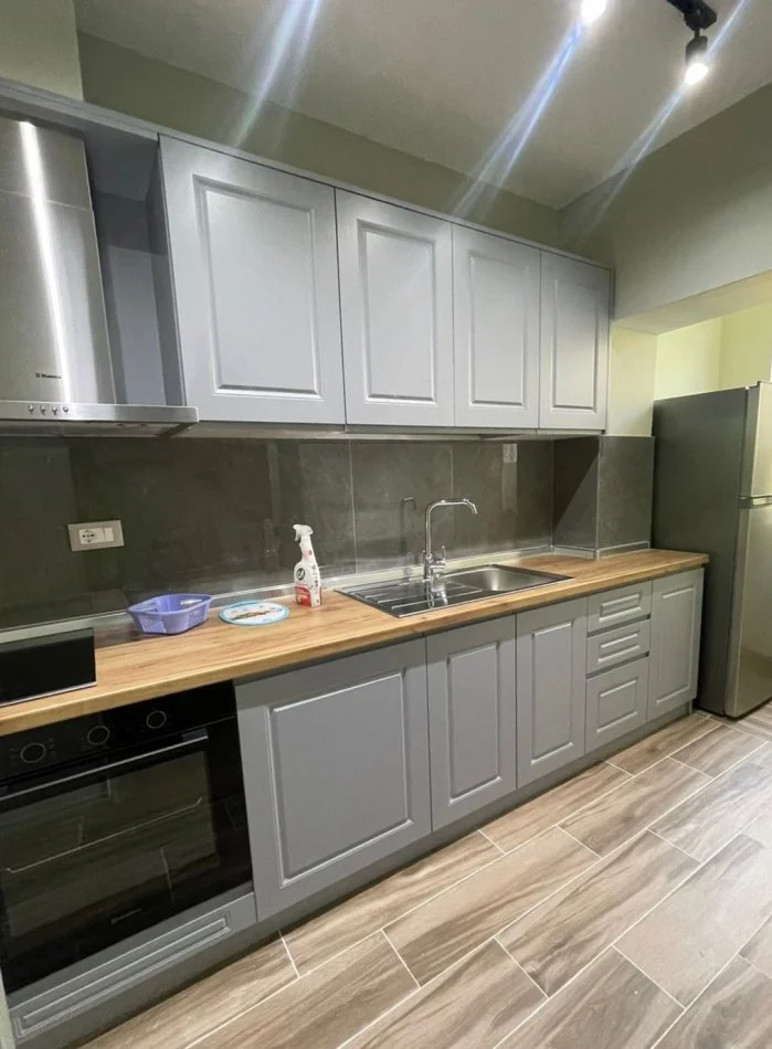 Tirane, jepet me qera apartament 1+1 Kati 3, 65 m² 550 € (Tefta Tashko Koco)