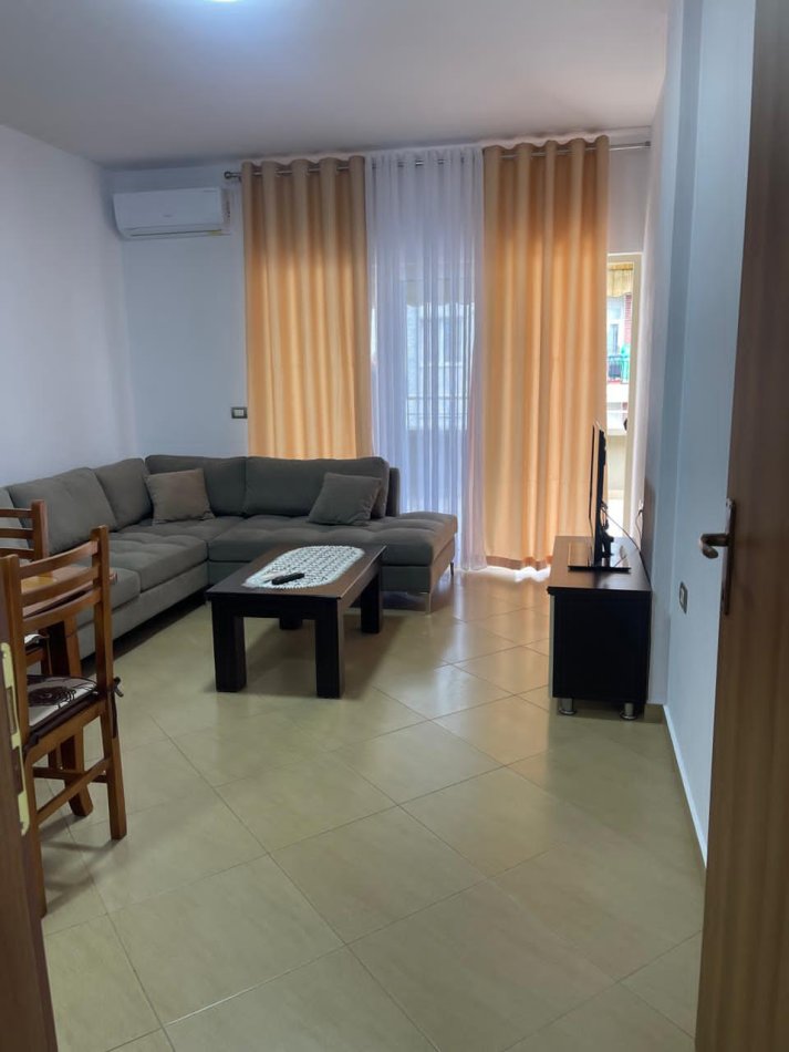 Tirane, jepet me qera apartament 1+1 Kati 6, 85 m² 450 € 
