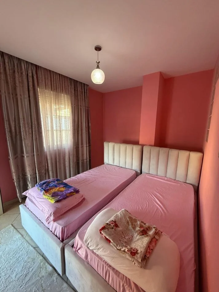 Tirane, jepet me qera apartament 2+1 , 96 m² 500 €