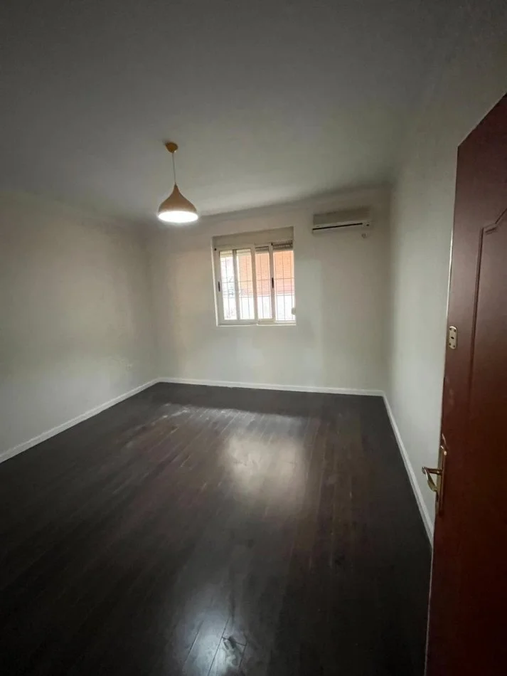 Tirane, jepet me qera Vile 2 Katshe Kati 2, 2.000 € (Komuna e Parisit)