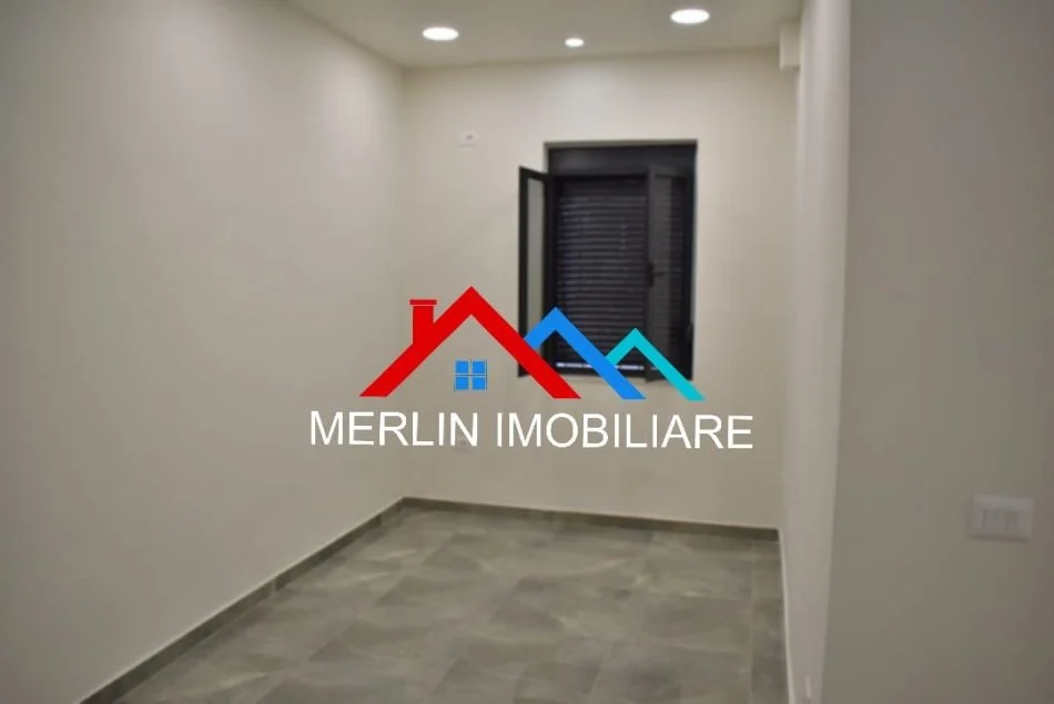 Tirane, shitet ambjent biznesi Kati 0, 65 m² 500.000 € (RRUGA SULEJMAN DELVINA)