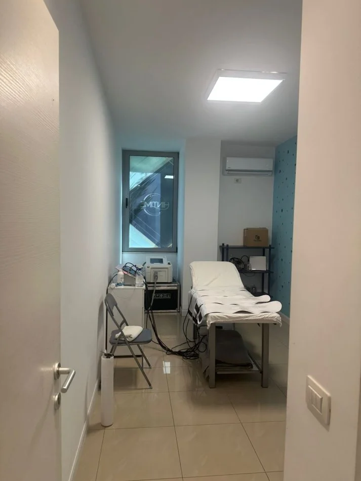 Durres, jepet me qera ambjent biznesi Kati 0, 160 m² 1.000 € (Vollga, Durres)