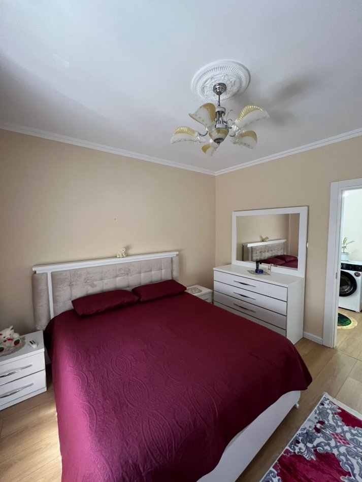 Tirane, jepet me qera apartament 1+1 Kati 3, 53 m² 500 € (Porcelan)