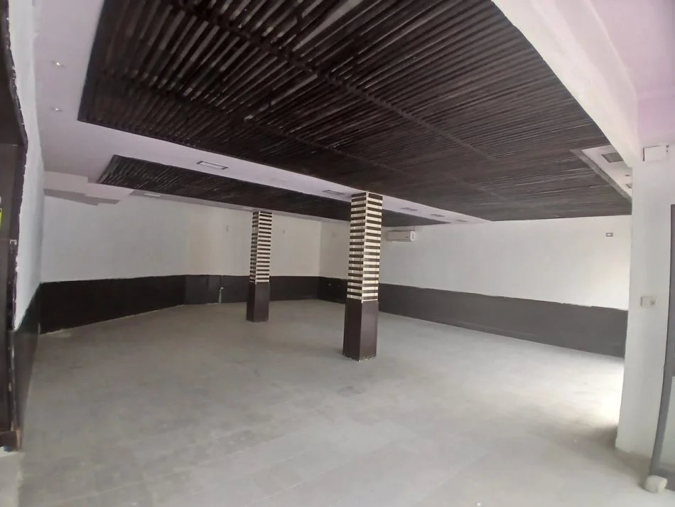 Tirane, shitet ambjent biznesi Kati 0, 148 m² 250.000 € (Alidemi)