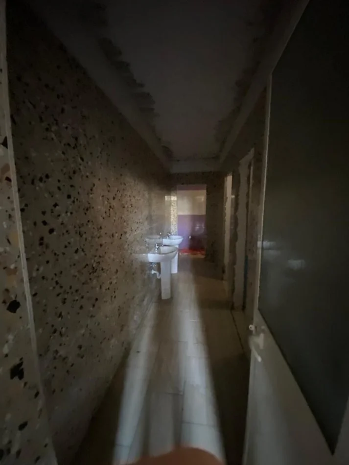 Durres, jepet me qera magazine Kati -1, 53 m² 260.000 € (Lagja 13, Durres)