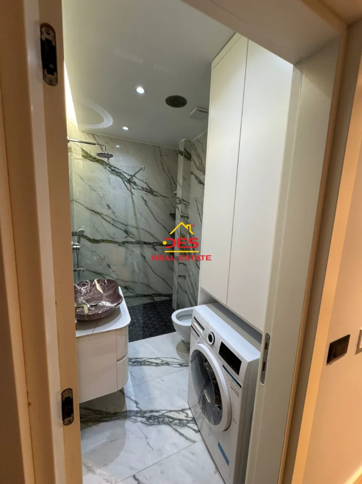 Vlore, jepet me qera apartament 1+1+Ballkon Kati 7, 65 m² 550 € (Rruga Gjergj Arianiti)