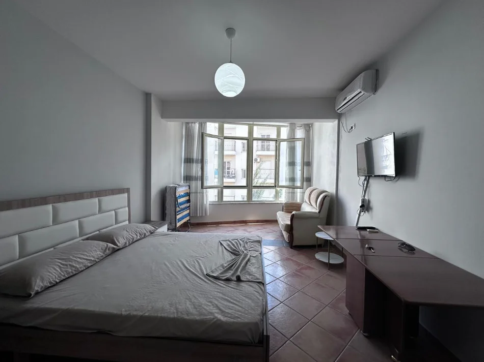 Durres, shitet garsonier Studio , (Golem)