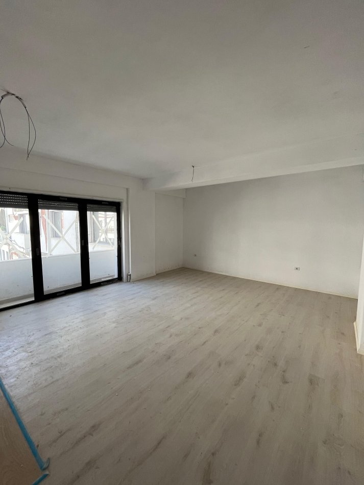 Tirane, jepet me qera apartament 2+1 Kati 1, 76 m² 550 € (Kodra e Diellit)