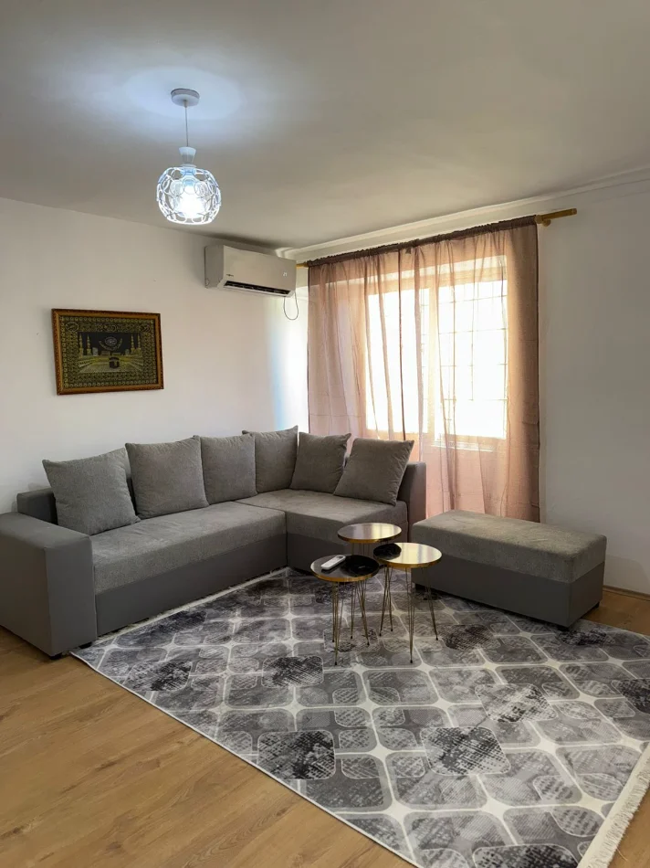 Tirane, jepet me qera apartament 1+1 Kati 2, 56 m² 420 € (rruga bardhyl)