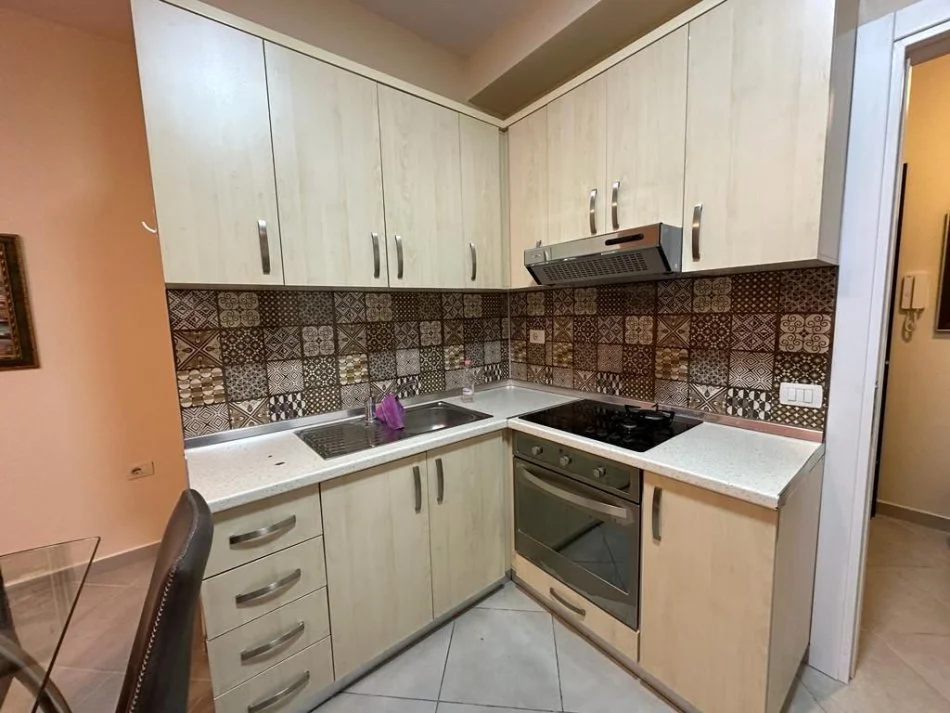 Tirane, jepet me qera apartament 2+1 Kati 3, 80 m² 520 € (Kodra e Diellit)