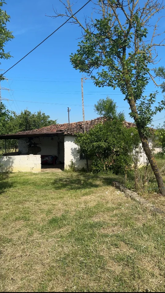 Tirane, shes truall , 300 m² 70.000 € (Azem Galica)