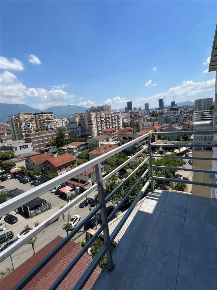 Tirane, jepet me qera apartament 2+1+Ballkon Kati 8, 95 m² 600 € (Don Bosko , prane viva market)