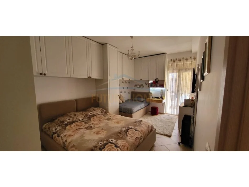 Shitet, Apartament 1+1, Yzberisht, Tiranë.