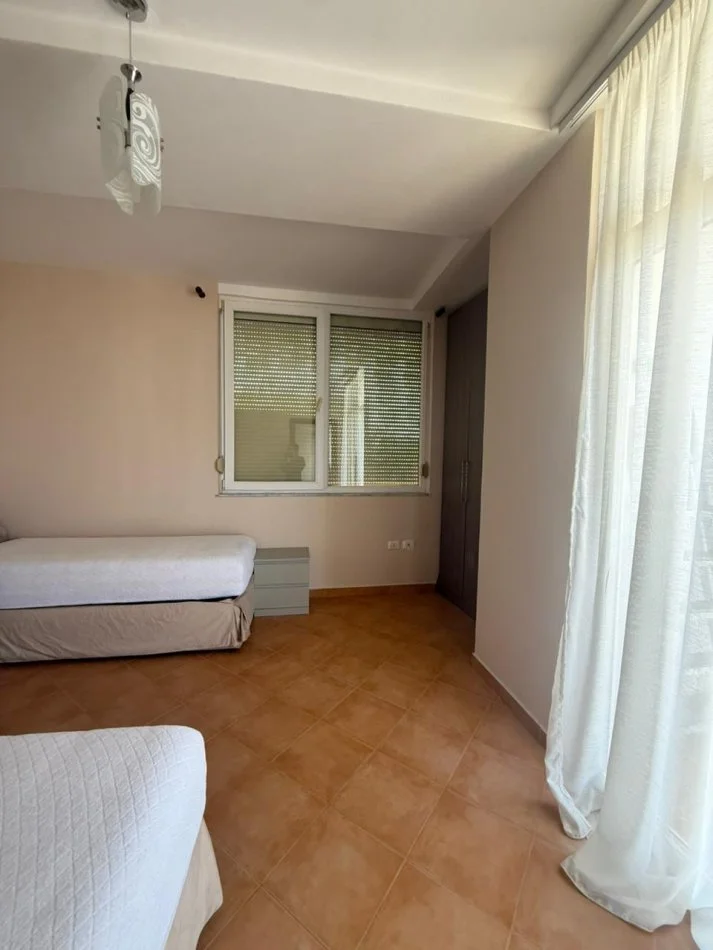 Tirane, jepet me qera apartament 2+1+Ballkon Kati 7, 113 m² 700 € (Jordan Misja)
