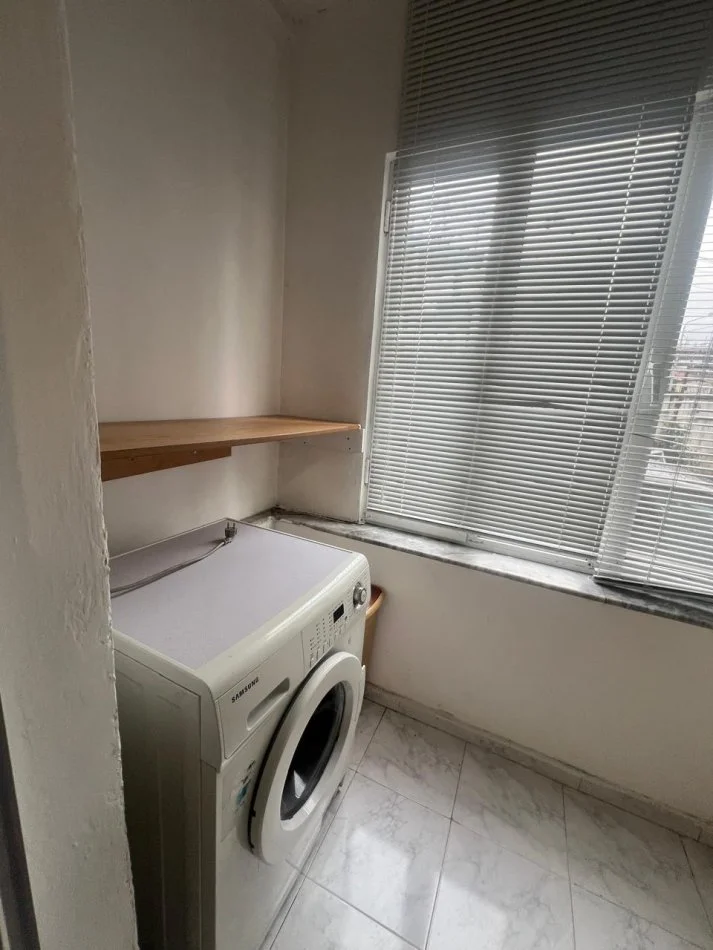 Tirane, jepet me qera apartament 1+1 Kati 1, 60 m² 400 € (Rruga Artan Lenja)