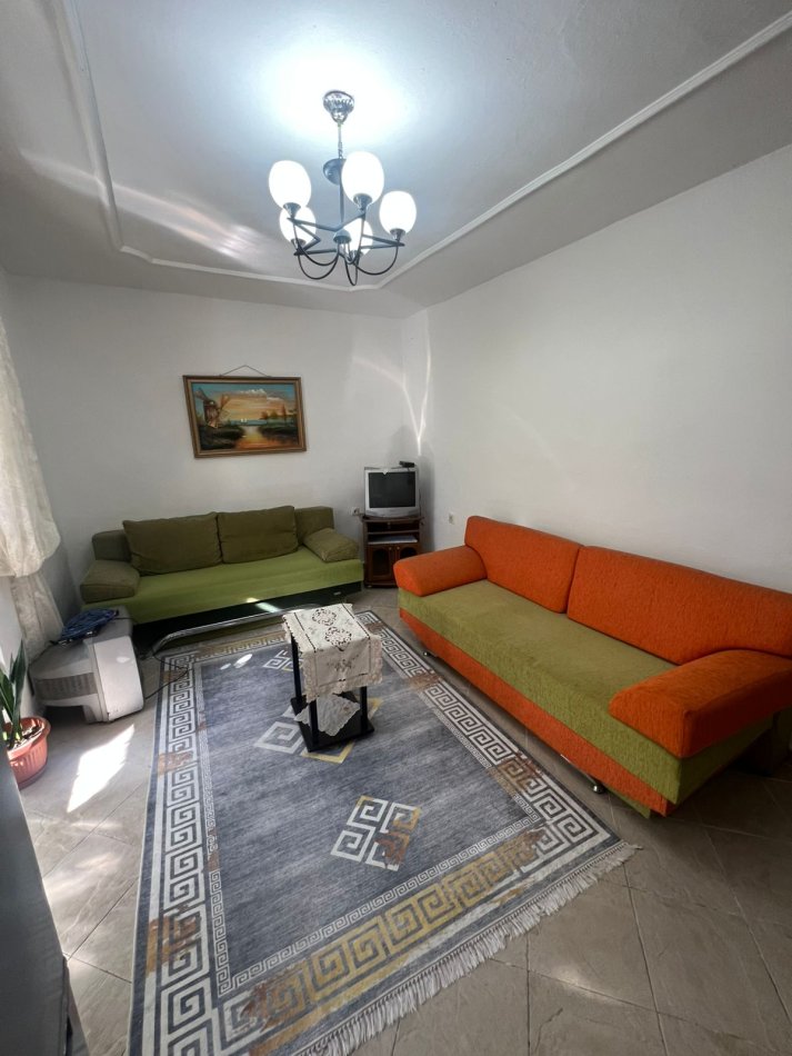 Tirane, jepet me qera apartament 2+1 Kati 1, 85 m² 750 € (Oxhaku)