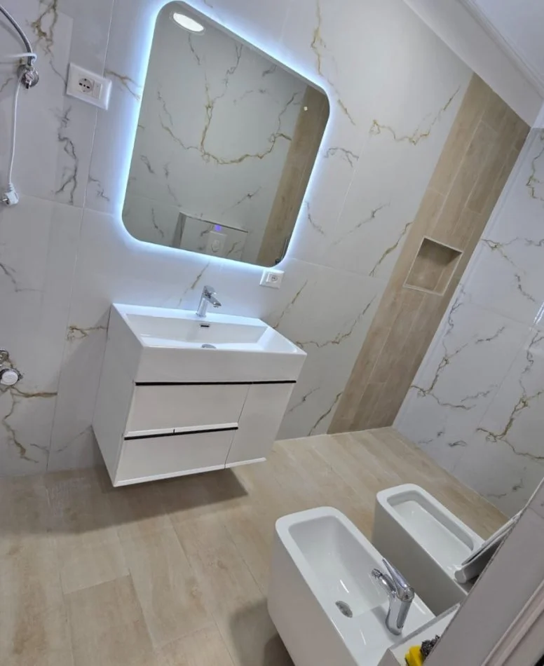 Tirane, shitet apartament 2+1+Ballkon Kati 3, 73 m² 173.000 € (Rr elbasanit)