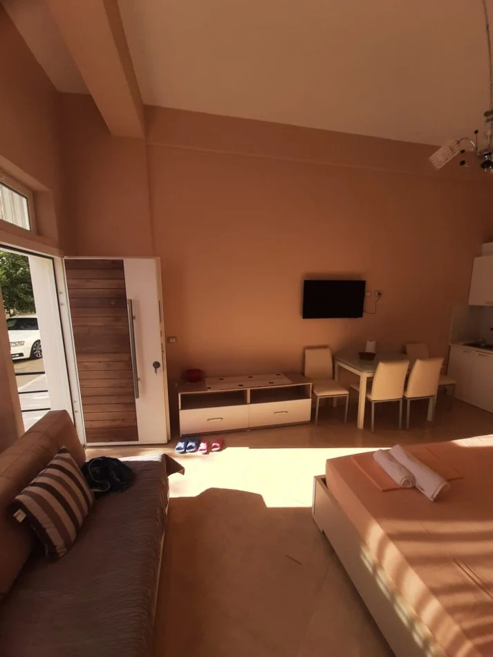 Vlore, jepet me qera garsonier 1+1 Kati 0, 45 m² 250 € (Lungomare, pas Big Market) rv46885