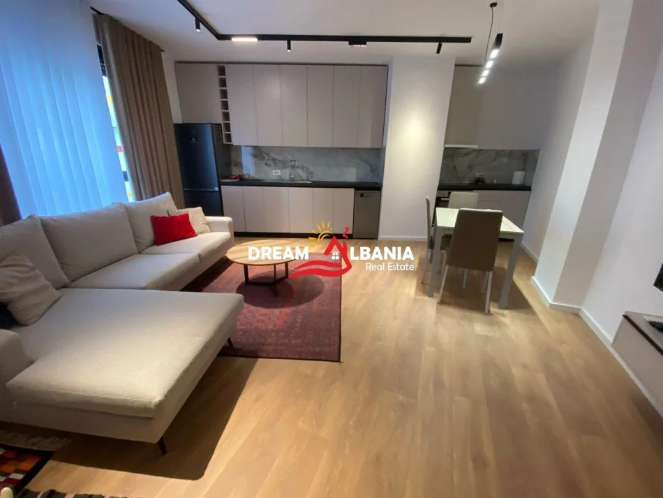 Tirane, jepet me qera apartament 1+1 Kati 6, 70 m² 600 € (Liqeni i Thate)