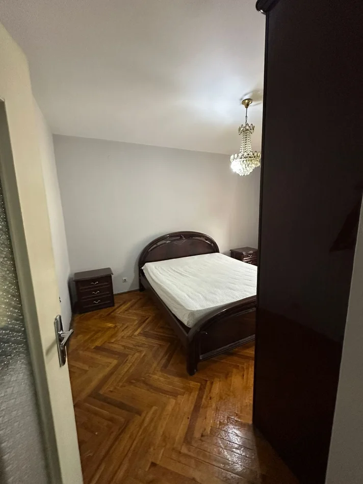 Tirane, jap me qera apartament 2+1 Kati 4, 80 m² 570 € (Bulevardi Zogu I, Ministria e Drejtesise)