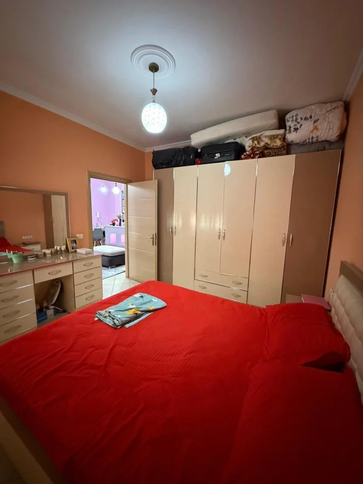 Tirane, jepet me qera apartament 2+1 , 96 m² 500 €