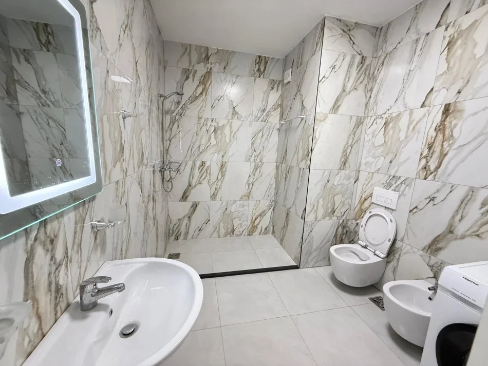 Tirane, jepet me qera apartament 2+1 Kati 5, 96 m² 650 € (Ish profarma rruga xhanfize keko)