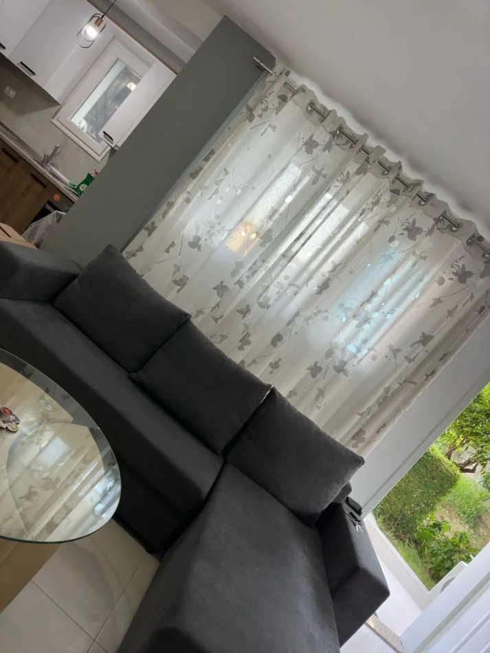 Tirane, jepet me qera apartament 1+1 Kati 0, 65 m² 300 € 
