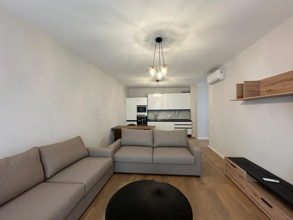 Tirane, jepet me qera apartament 2+1 Kati 6, 100 m² 700 € (rruga don bosko)