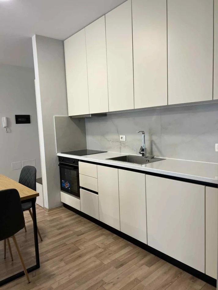 Tirane, jepet me qera apartament 2+1+Ballkon Kati 2, 106 m² 750 € (FIORI DI BOSKO)