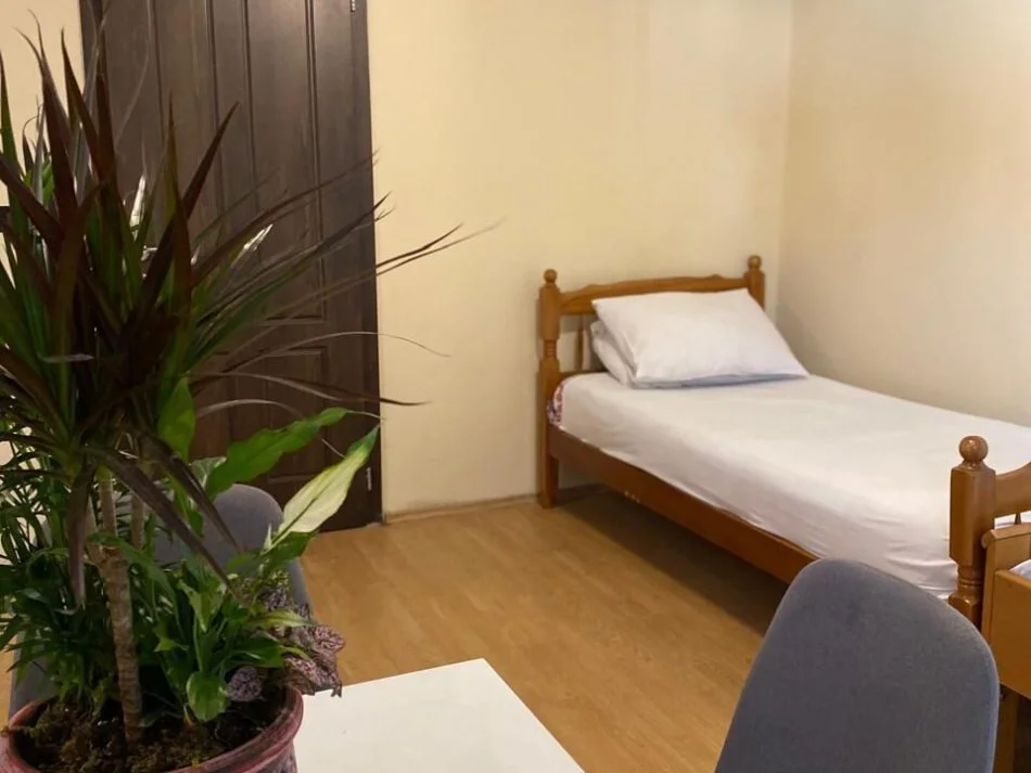 Tirane, jepet me qera apartament 1+1 , 60 m² 600 € (Rruga e Elbasanit)