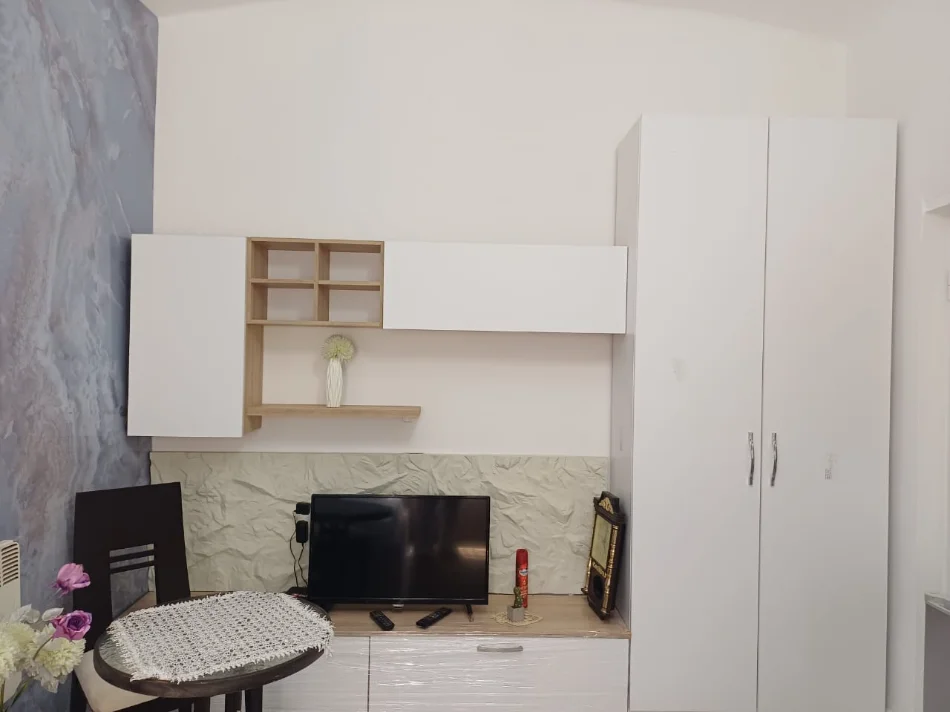 Tirane, jepet me qera garsonier 1+1 Kati 1, 30 m² 35.000  lek