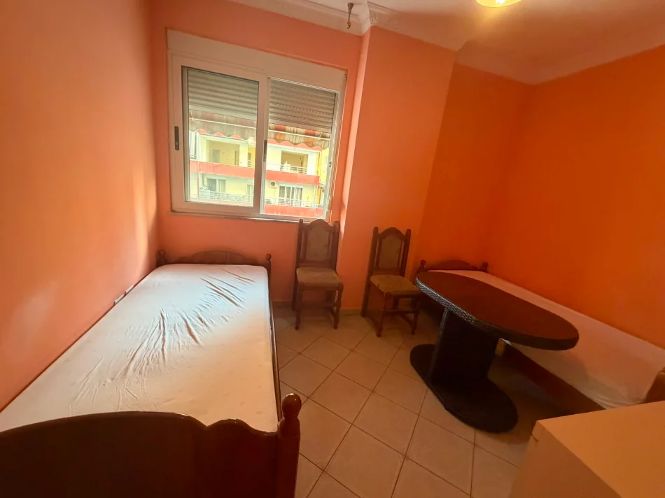 Tirane, jepet me qera apartament 2+1 Kati 2, 100 m² 550 € (Bar Artisti ne Astir)