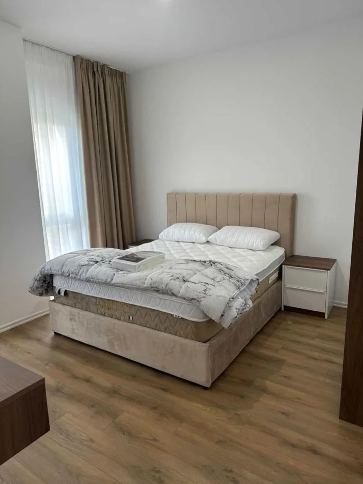 Tirane, jepet me qera apartament 2+1 Kati 8, 90 m² 900 € (Zogu i Zi)
