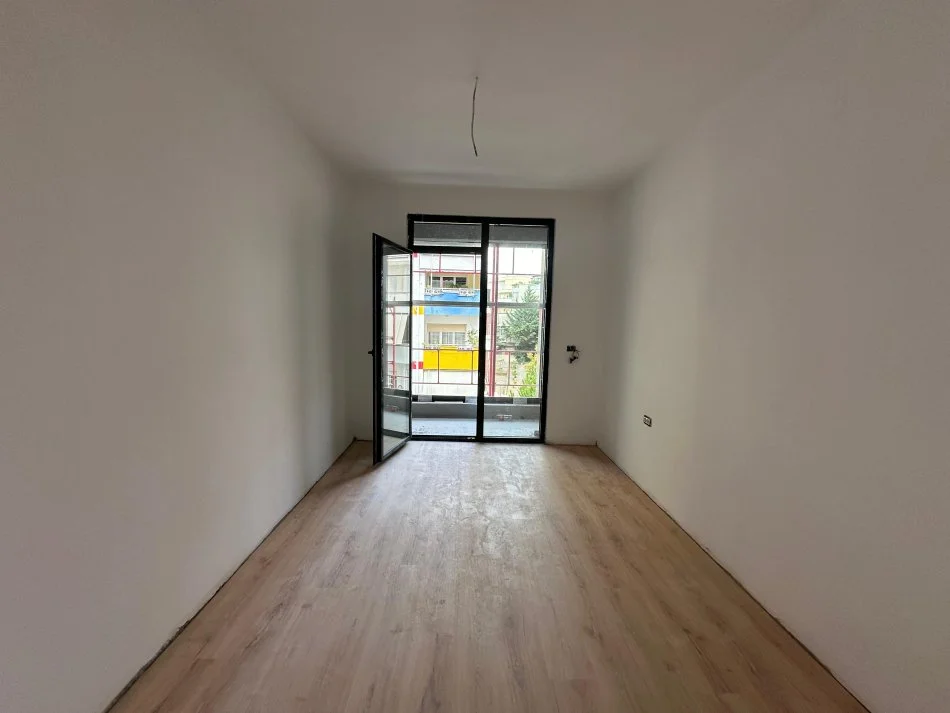 Tirane, shitet apartament 2+1 Kati 5, 195.000 € (SHESIM APARTAMENT 2+1+2 KOPSHTI ZOOLOGJIK!)