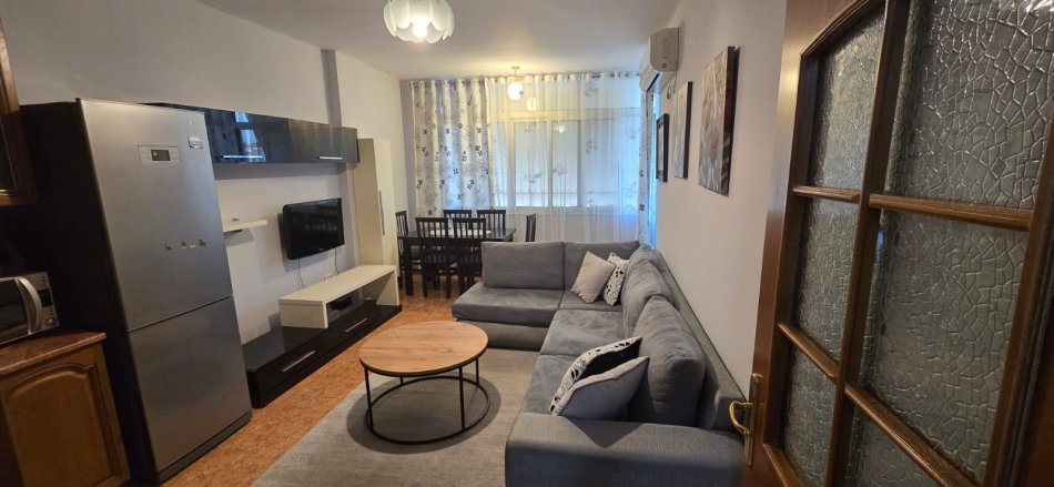 Tirane, jepet me qera apartament 1+1 Kati 7, 60 m² 500 € (Ish Parku i Autobuzave)