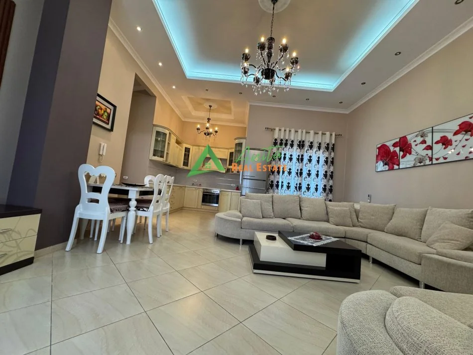 Tirane, jap me qera apartament 2+1+Ballkon Kati 5, 200 m² 800 € (Kopshti Botanik)