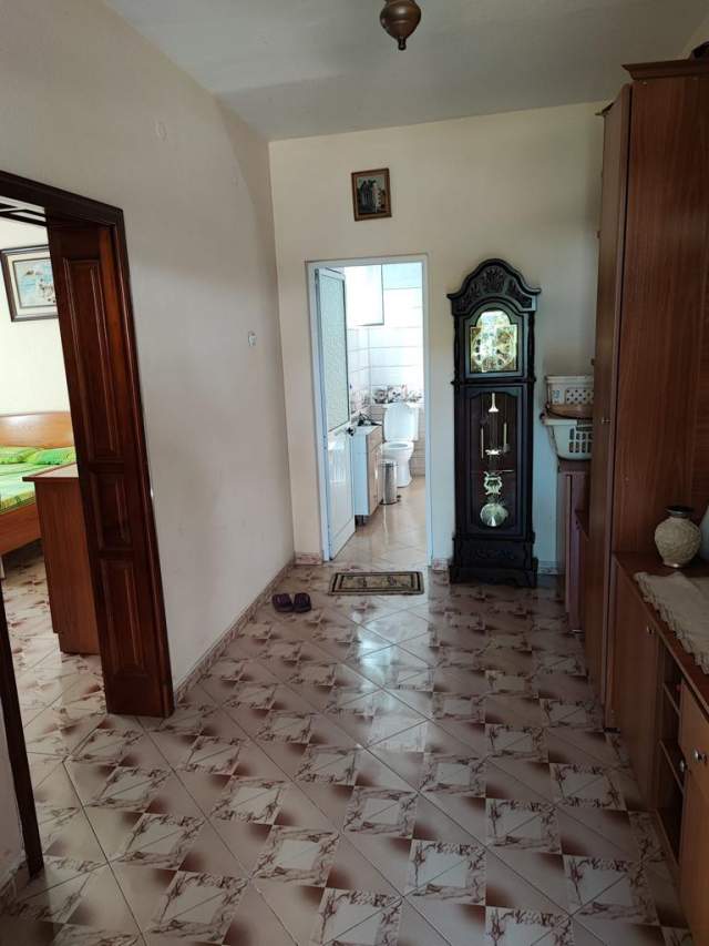 Tirane, jepet me qera shtepi 2+1+BLK Kati 1, 80 m² 30.000 Leke (rruga Ramazan Bogdani)