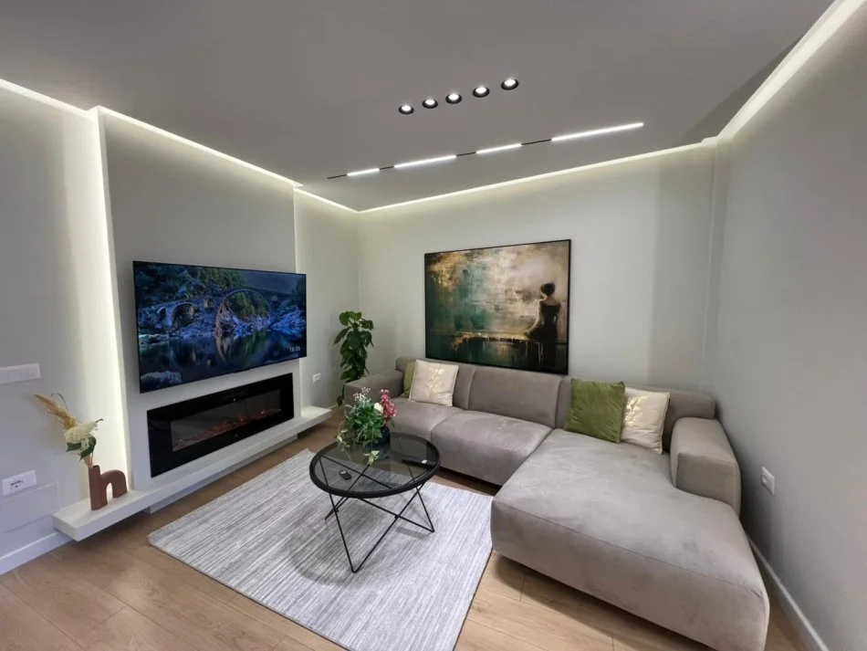 Tirane, shitet apartament 2+1+Ballkon Kati 8, 119 m² 310.000 € (rruga don bosko)