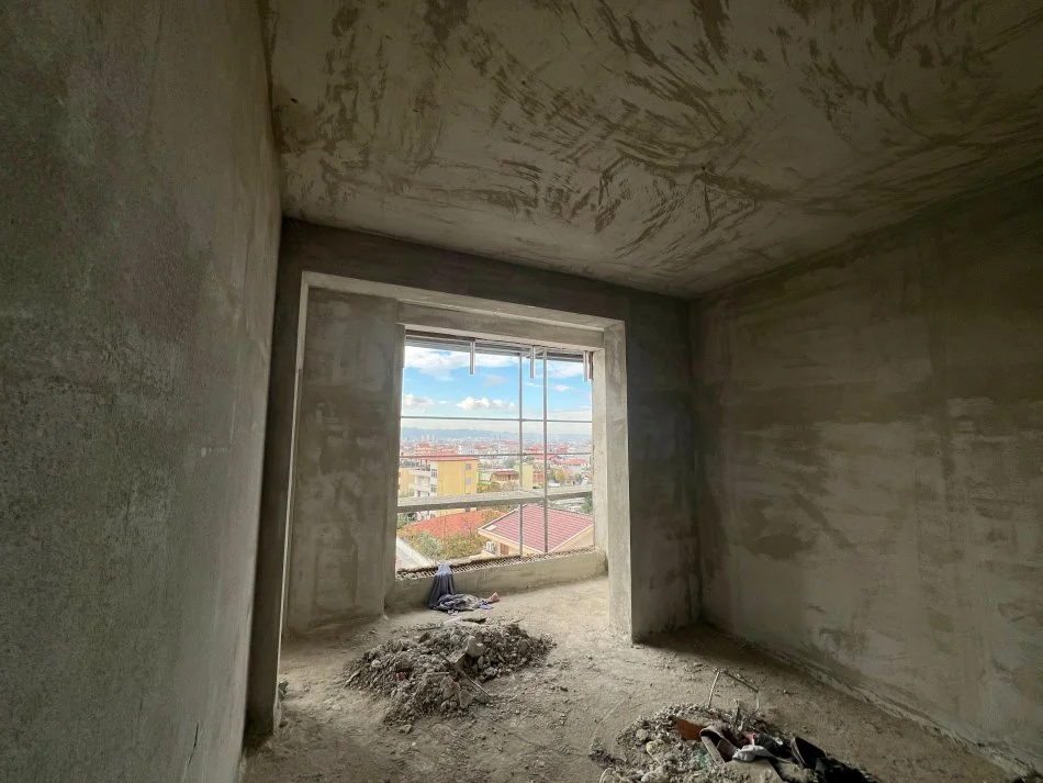 Tirane, shitet apartament 2+1+Ballkon , 105 m² 160.000 € (Jordan Misja)